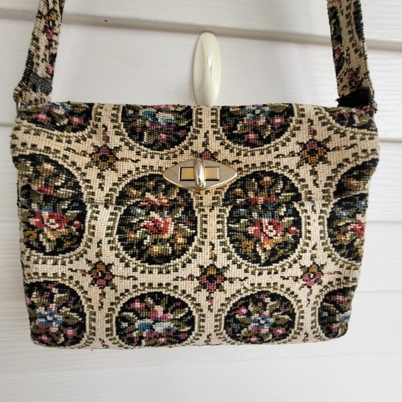 Vintage 60s/70s floral designed Tapestry fabric handbag - Picture 2 of 11